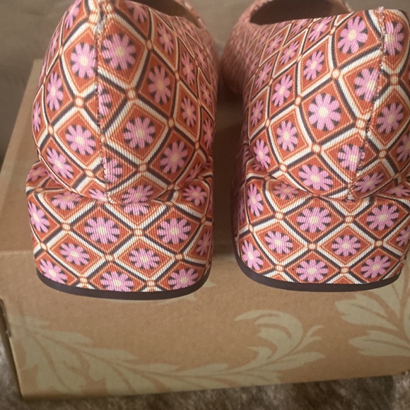 Women’s Chelsea & Violet flats - Picture 3 of 4